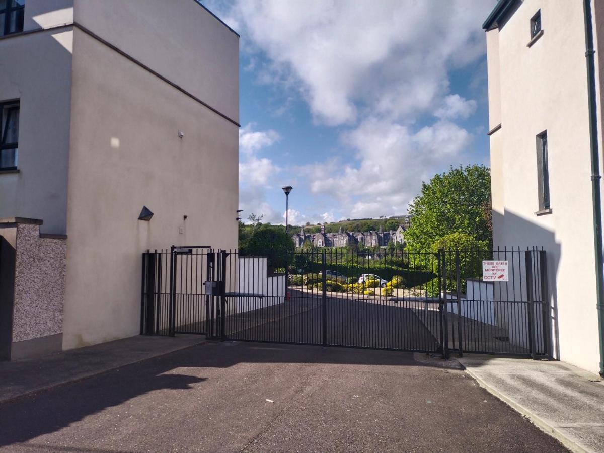 Crescent Apartments Cork Exterior photo